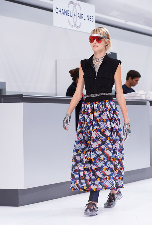 Неделя моды в Париже: Chanel весна-лето 2016 (ФОТО)