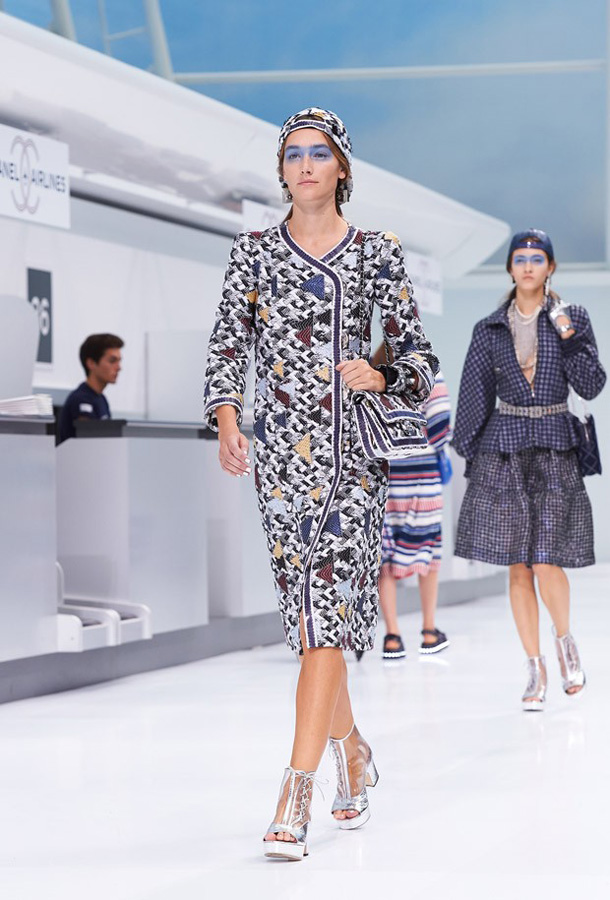 Неделя моды в Париже: Chanel весна-лето 2016 (ФОТО)