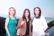 Необычные свадебные платья испанского дизайнера в Баку (ФОТО)