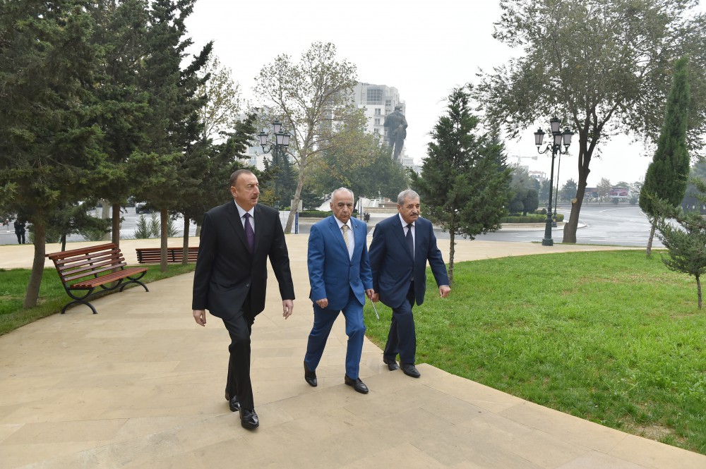 Президент Ильхам Алиев принял участие в открытии ряда новых дорог и парков в Баку