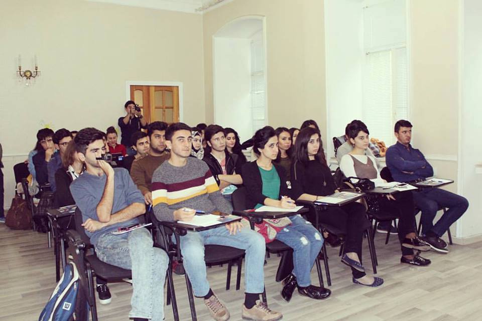 В Баку открылся курс для молодежи "Akademi PR Akademiyası" (ФОТО)