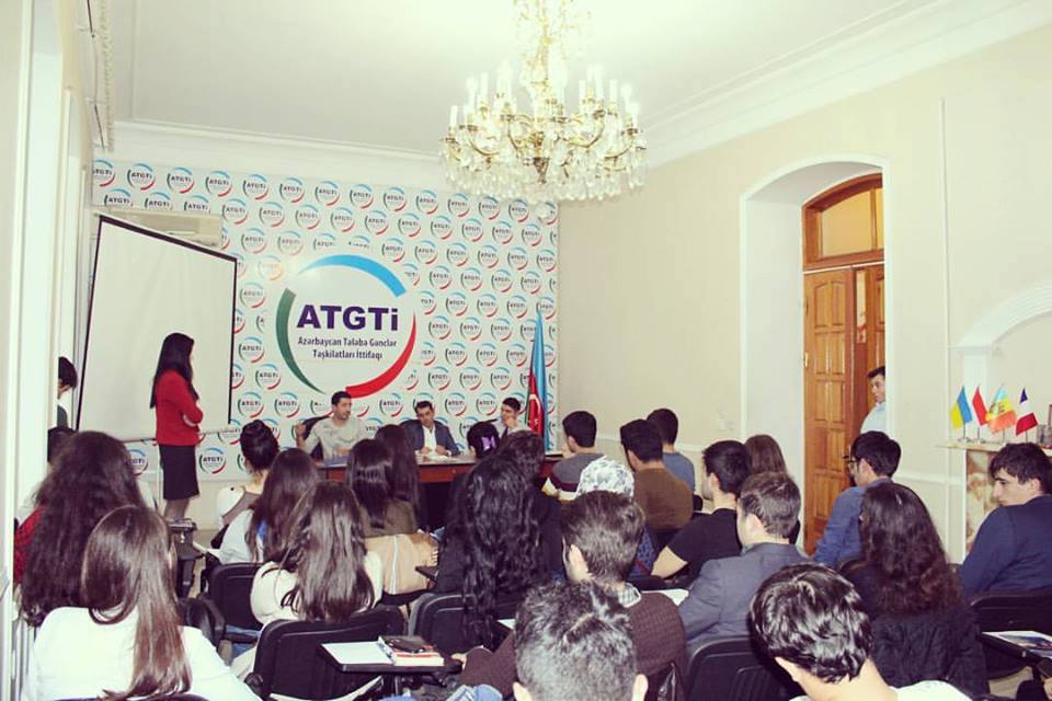 В Баку открылся курс для молодежи "Akademi PR Akademiyası" (ФОТО)