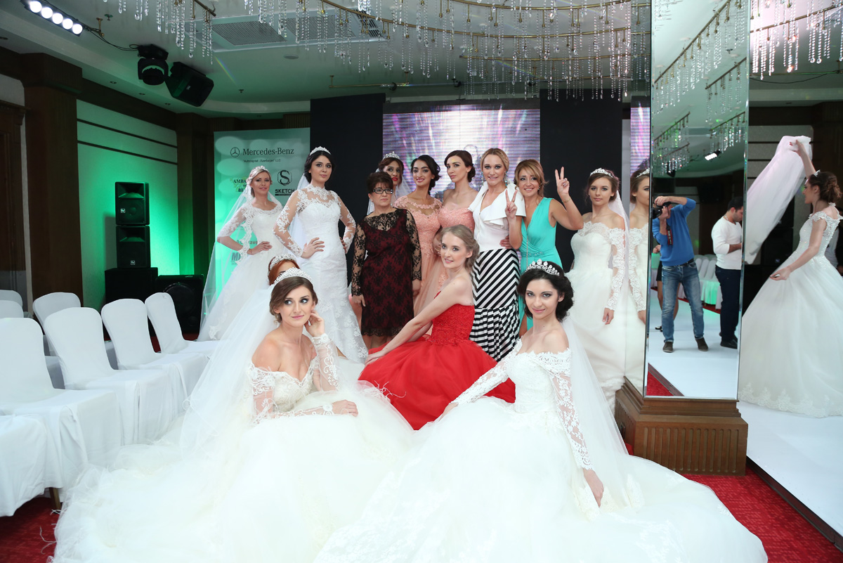Свадебные и вечерние платья - "Baku Fashion Night 2015" (ФОТО)