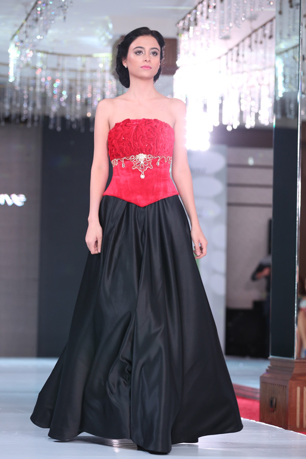 Свадебные и вечерние платья - "Baku Fashion Night 2015" (ФОТО)