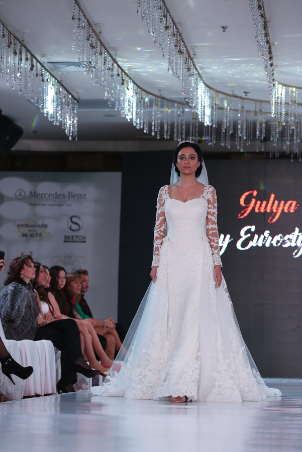 Свадебные и вечерние платья - "Baku Fashion Night 2015" (ФОТО)