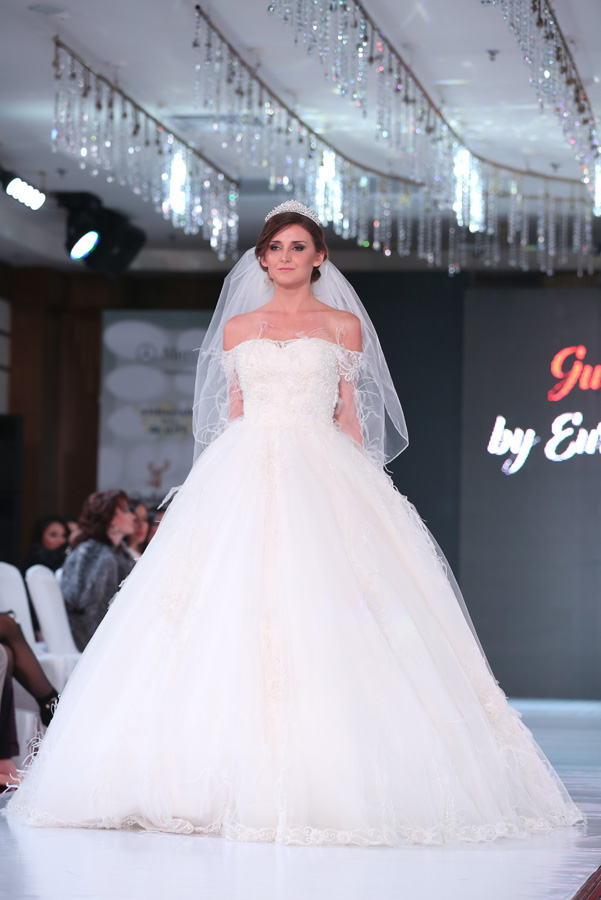 Свадебные и вечерние платья - "Baku Fashion Night 2015" (ФОТО)