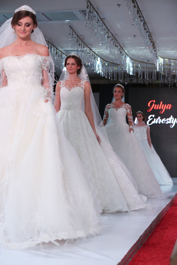 Свадебные и вечерние платья - "Baku Fashion Night 2015" (ФОТО)