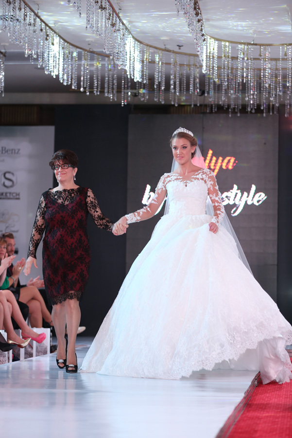 Свадебные и вечерние платья - "Baku Fashion Night 2015" (ФОТО)