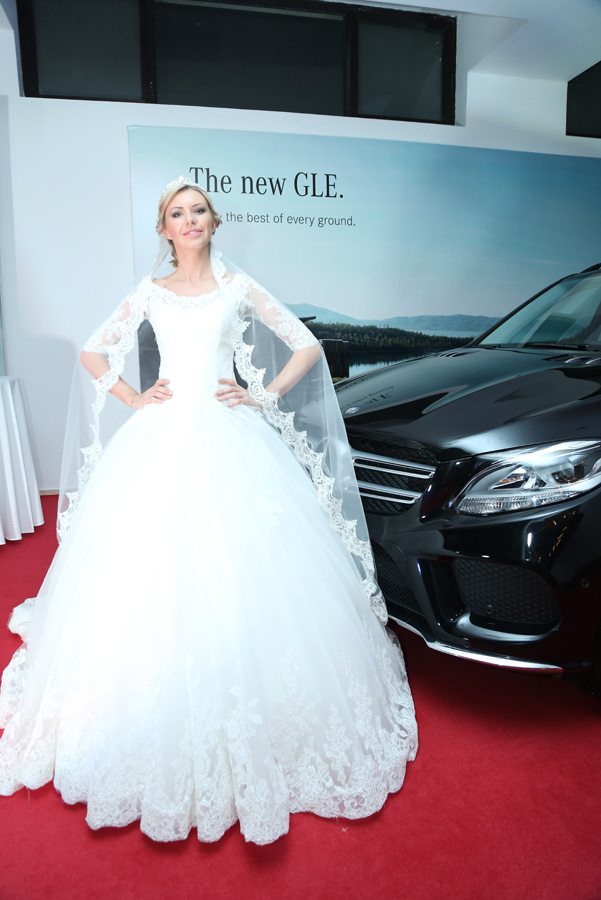 Свадебные и вечерние платья - "Baku Fashion Night 2015" (ФОТО)