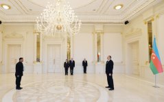 Президент Ильхам Алиев принял верительные грамоты новоназначенного посла Индии