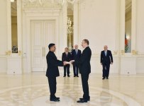 Президент Ильхам Алиев принял верительные грамоты новоназначенного посла Индии