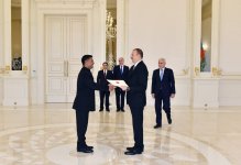 Президент Ильхам Алиев принял верительные грамоты новоназначенного посла Индии