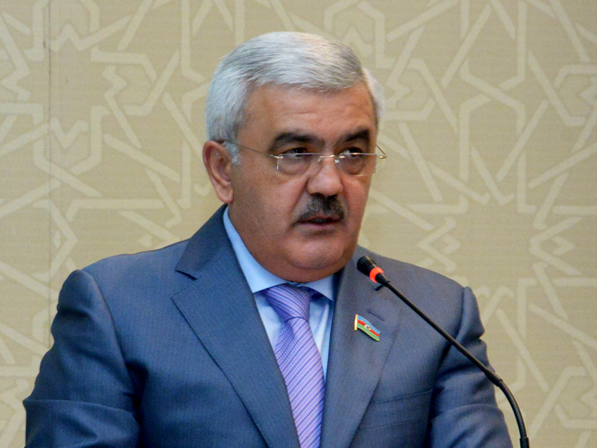 Ровнаг Абдуллаев уходит с поста президента АФФА