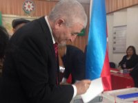 Глава ЦИК Азербайджана проголосовал на парламентских выборах