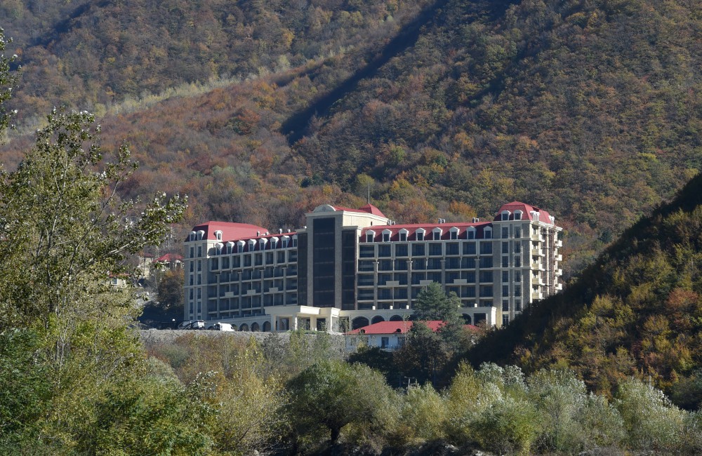 Azerbaijan's president views “Markhal” sanatorium and resort construction in Shaki