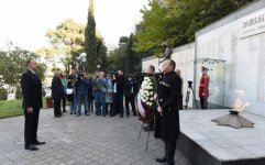 Президент Ильхам Алиев посетил Мемориал героев в Тбилиси (ФОТО)