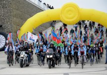В Баку прошел велопробег, посвященный Дню Государственного флага  (ФОТО)