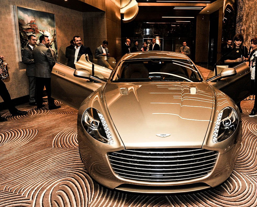 Aston Martin презентовал "007: Cпектр" с участием азербайджанских звезд (ФОТО)