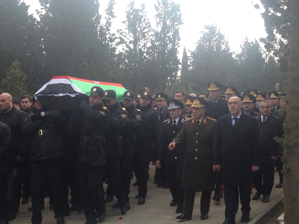 Azerbaijanis honor 2 police officers killed by terrorists (PHOTO)