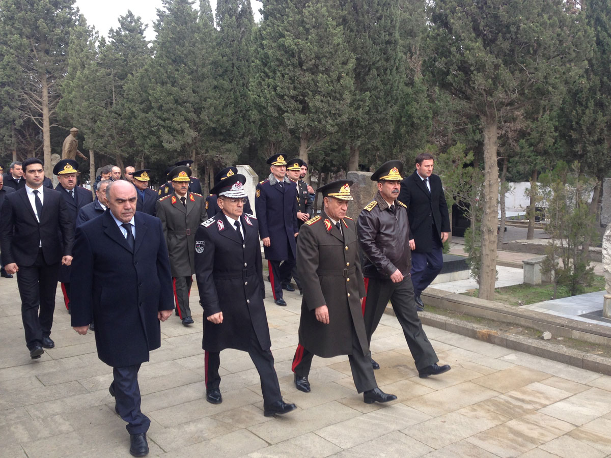 Azerbaijanis honor 2 police officers killed by terrorists (PHOTO)