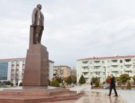 Президент Ильхам Алиев посетил  памятник общенациональному лидеру Гейдару Алиеву в Нахчыване (ФОТО)