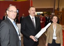 Президент Ильхам Алиев ознакомился с выставкой BakuTel-2015 (ФОТО)