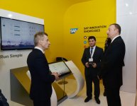 Президент Ильхам Алиев ознакомился с выставкой BakuTel-2015 (ФОТО)