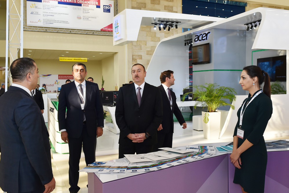 Президент Ильхам Алиев ознакомился с выставкой BakuTel-2015 (ФОТО)