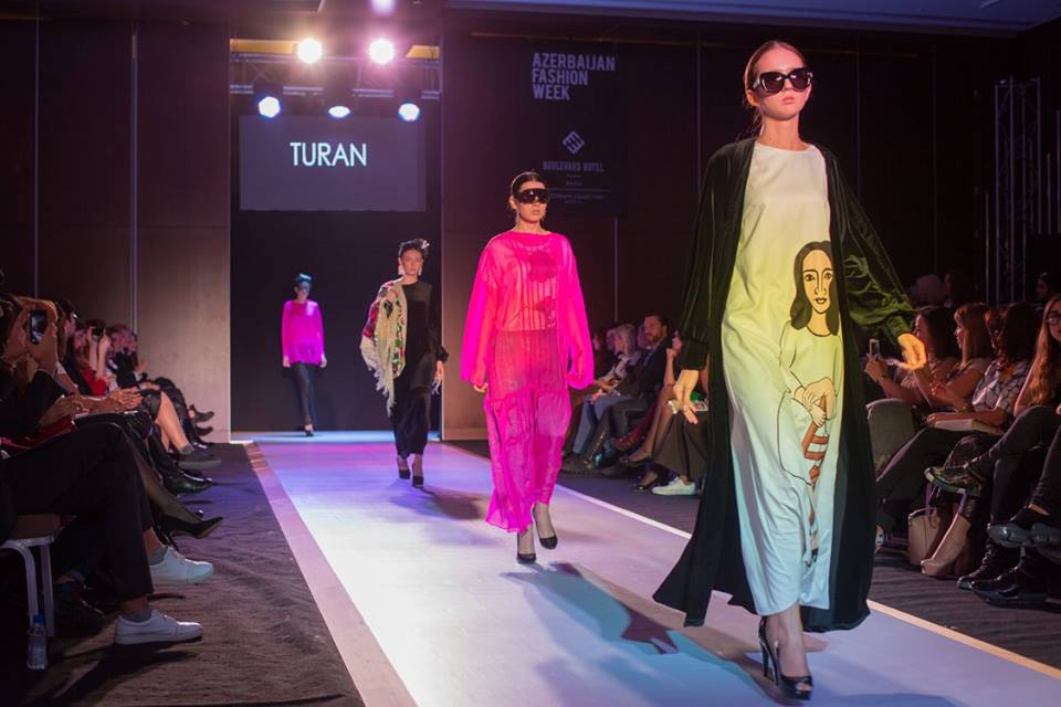 Авторская неординарность в дефиле "Azerbaijan Fashion Week-2015" (ФОТО)