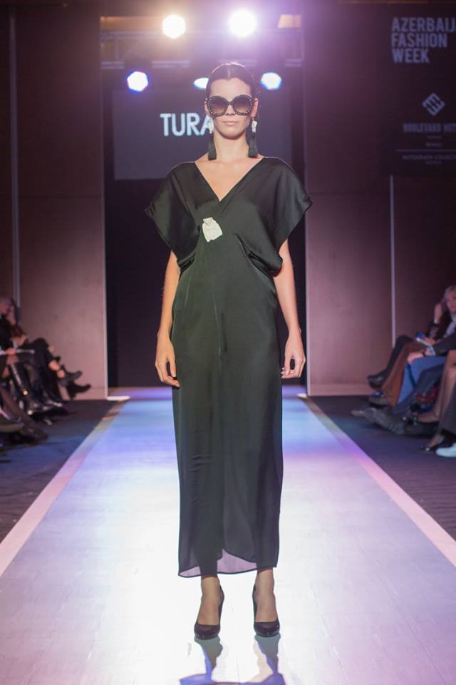Авторская неординарность в дефиле "Azerbaijan Fashion Week-2015" (ФОТО)