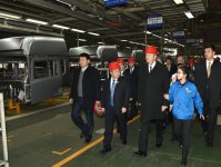 Президент Ильхам Алиев ознакомился с автозаводом Шааньси в Сиане (ФОТО)