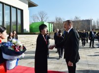 Президент Азербайджана посетил Выставочный центр компании Huawei в Пекине (ФОТО)