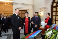 Президент Азербайджана посетил Выставочный центр компании Huawei в Пекине (ФОТО)