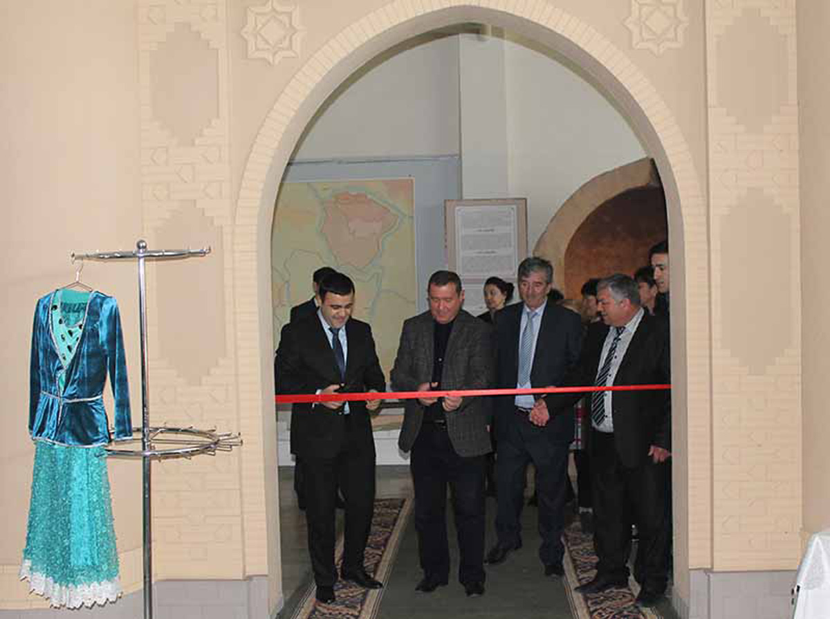 В главном музее Самарканда открылся павильон "Азербайджан" (ФОТО)