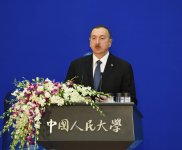 Президент Ильхам Алиев: Географическое положение Азербайджана превращает страну в центр транзита товаров между Европой и Азией
