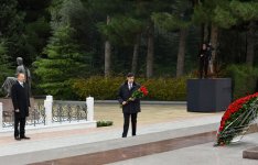 Президент Азербайджана Ильхам Алиев посетил могилу общенационального лидера Гейдара Алиева