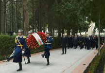 Президент Азербайджана Ильхам Алиев посетил могилу общенационального лидера Гейдара Алиева
