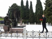 Президент Азербайджана Ильхам Алиев посетил могилу общенационального лидера Гейдара Алиева