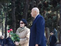 В Баку почтили память Рашида Бейбутова (ФОТО)