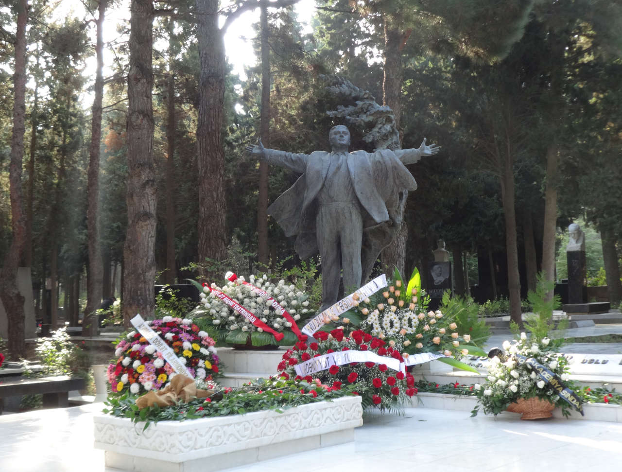 В Баку появится памятник Рашиду Бейбутову (ФОТО)