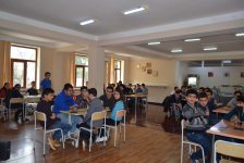 Чем завершилась битва школьников в Баку (ФОТО)