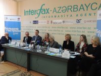 Дюшбяря поразила российских актеров в Баку: "Вы нанимаете лилипутиков?" (ВИДЕО, ФОТО)