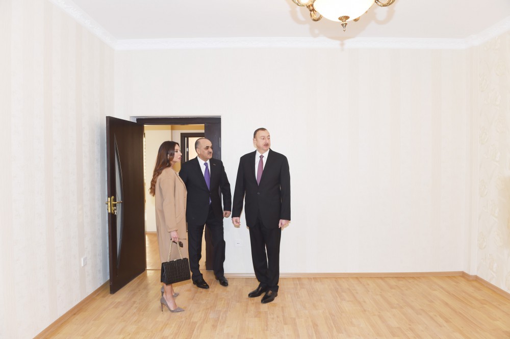 Президент Азербайджана и его супруга приняли участие в открытии жилого здания для инвалидов по зрению (ФОТО)