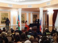 Посол России поздравил азербайджанских педагогов (ФОТО)
