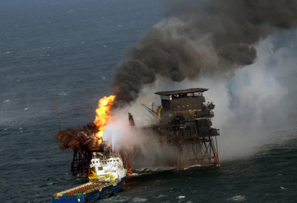 Обнародован размер помощи семьям азербайджанских нефтяников, погибших и пропавших без вести в результате аварии