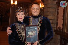 Новогоднее танцевальное поздравление в Баку (ФОТО)