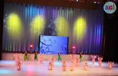 Новогоднее танцевальное поздравление в Баку (ФОТО)