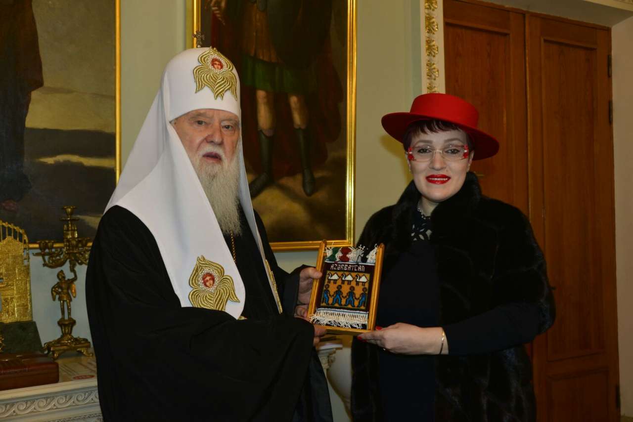 В Киеве прошла встреча Патриарха Филарета с Нуридой Курбановой (ФОТО)