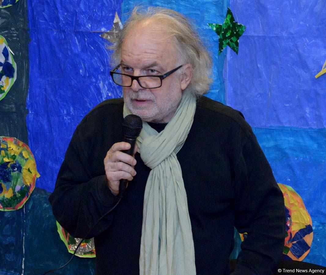 Trend News Agency's senior editor presents book in Baku (PHOTO)