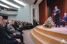 "Солнце в зените": впервые в Третьяковке персональная выставка Таира Салахова (ФОТО)
